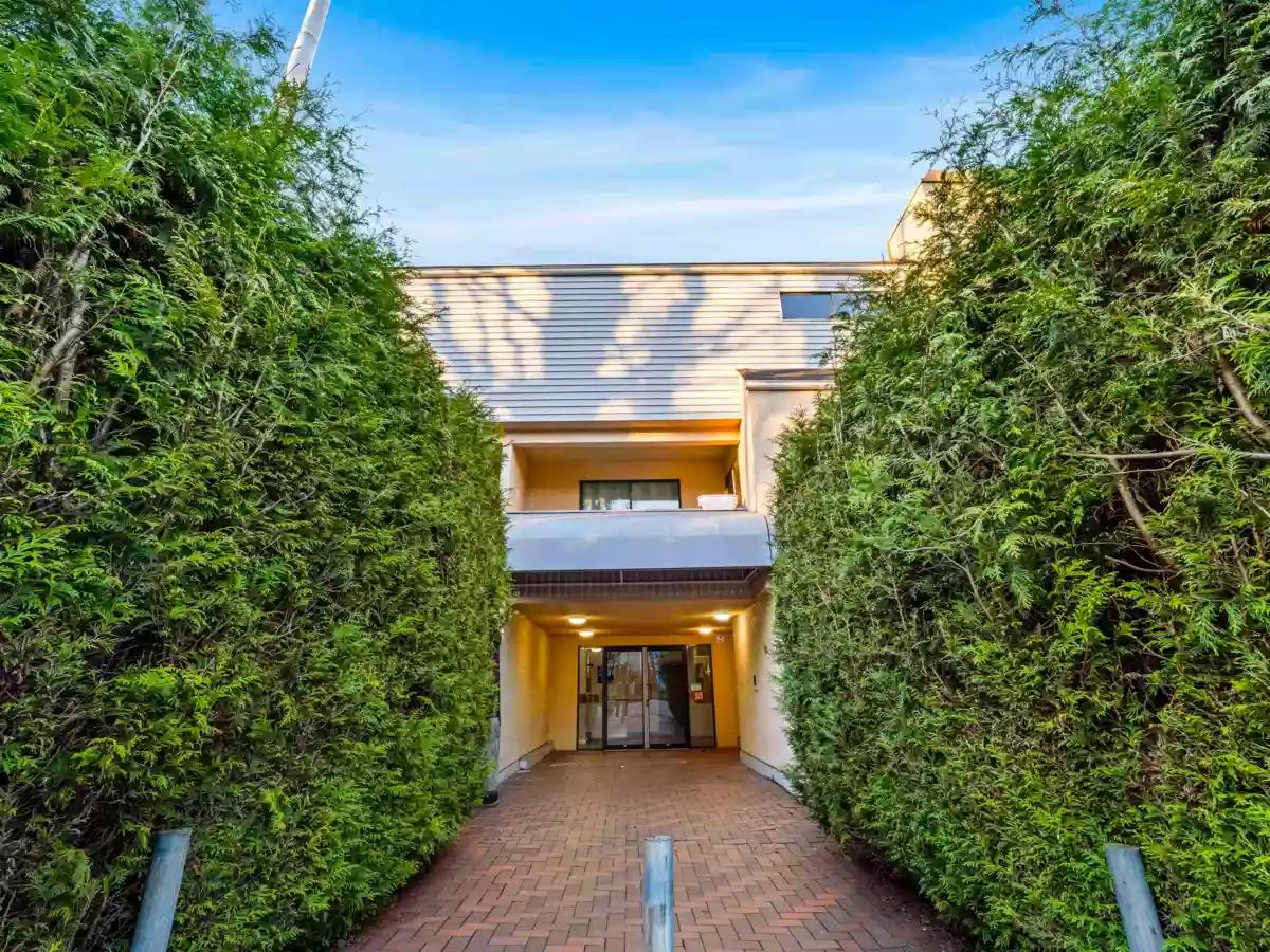 Hallway Photo of 313 975 E Broadway, Vancouver, BC