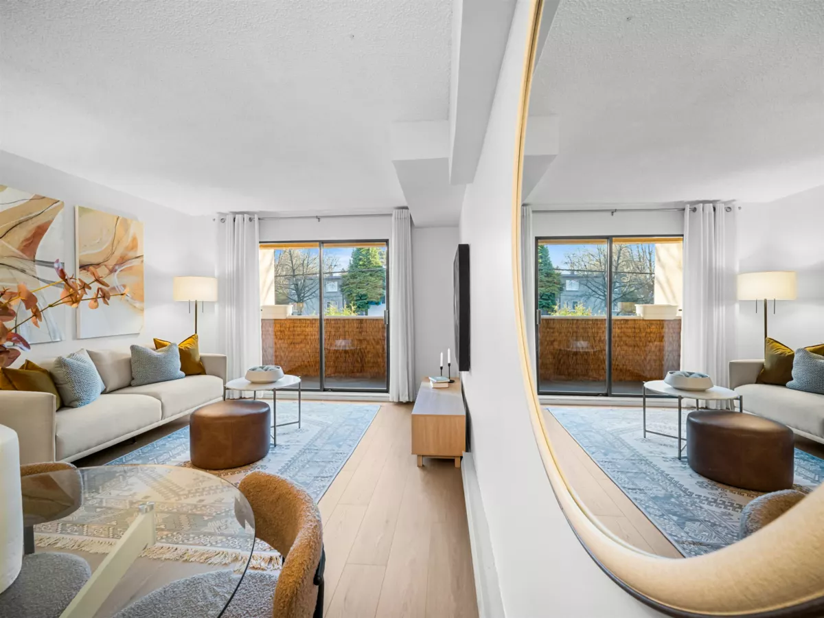 Kitchen Photo of 313 975 E Broadway, Vancouver, BC