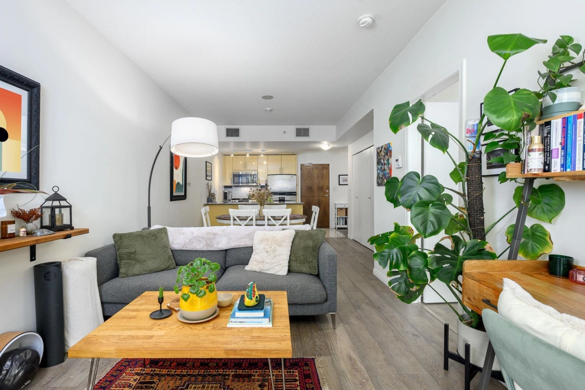 Family Room Photo of 405 168 E Esplanade, North Vancouver, BC