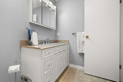 Office / Den Photo of 309 1444 Martin Street, White Rock, BC