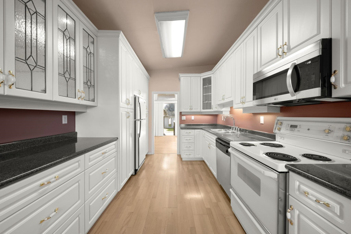 Dining Area Photo of 13482 58 Avenue, Surrey, BC