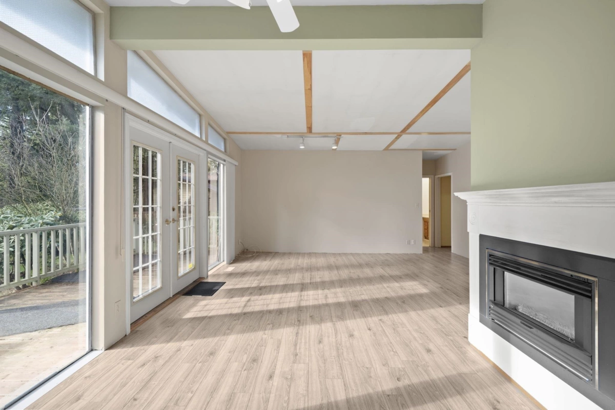 Living Room Photo of 13482 58 Avenue, Surrey, BC