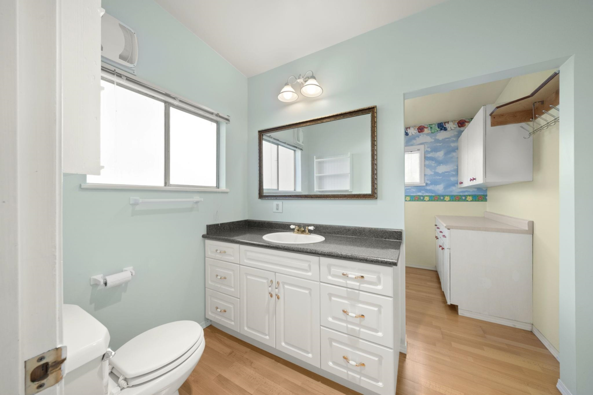 Office / Den Photo of 13482 58 Avenue, Surrey, BC