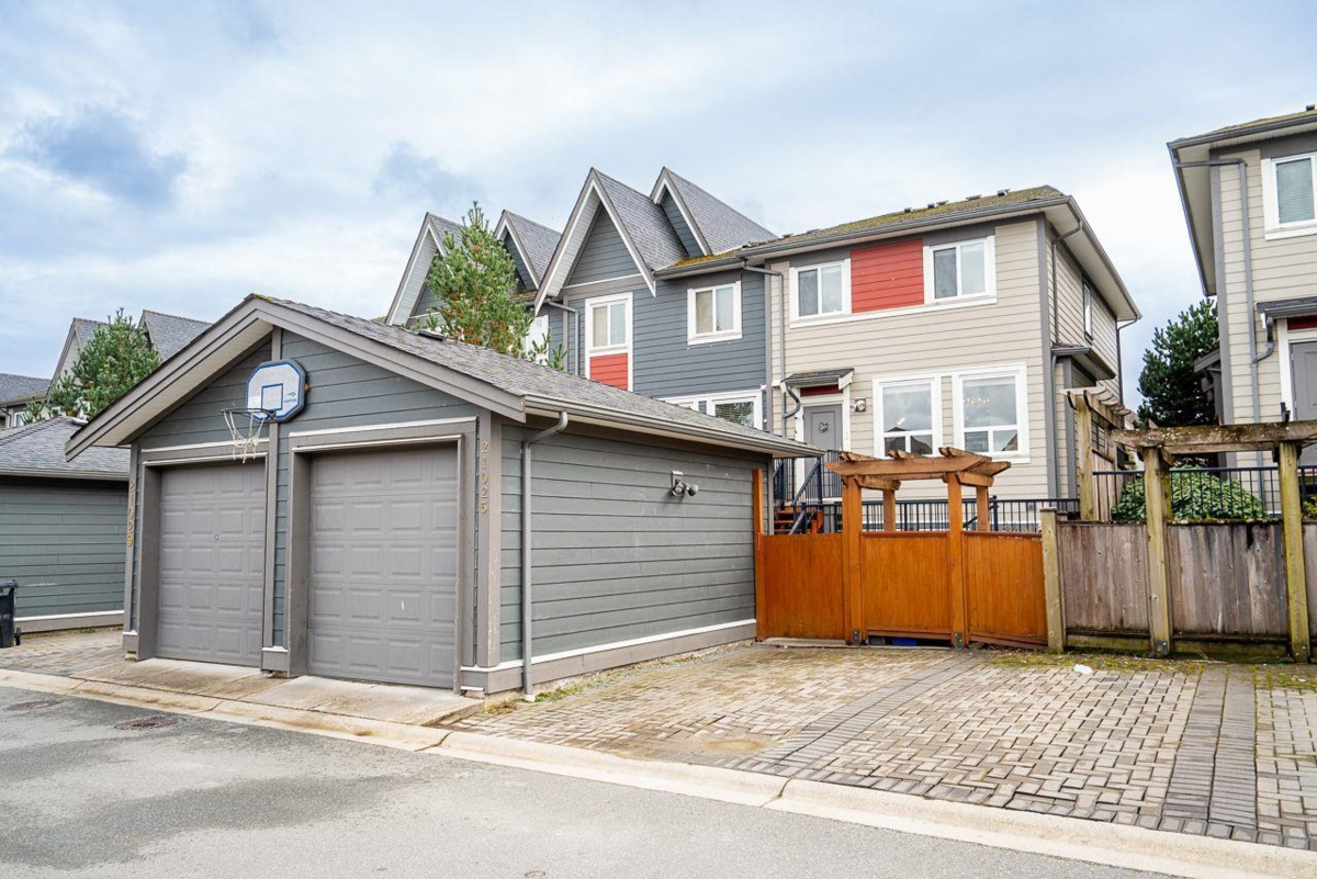 Dining Area Photo of 21025 80 Avenue, Langley, BC