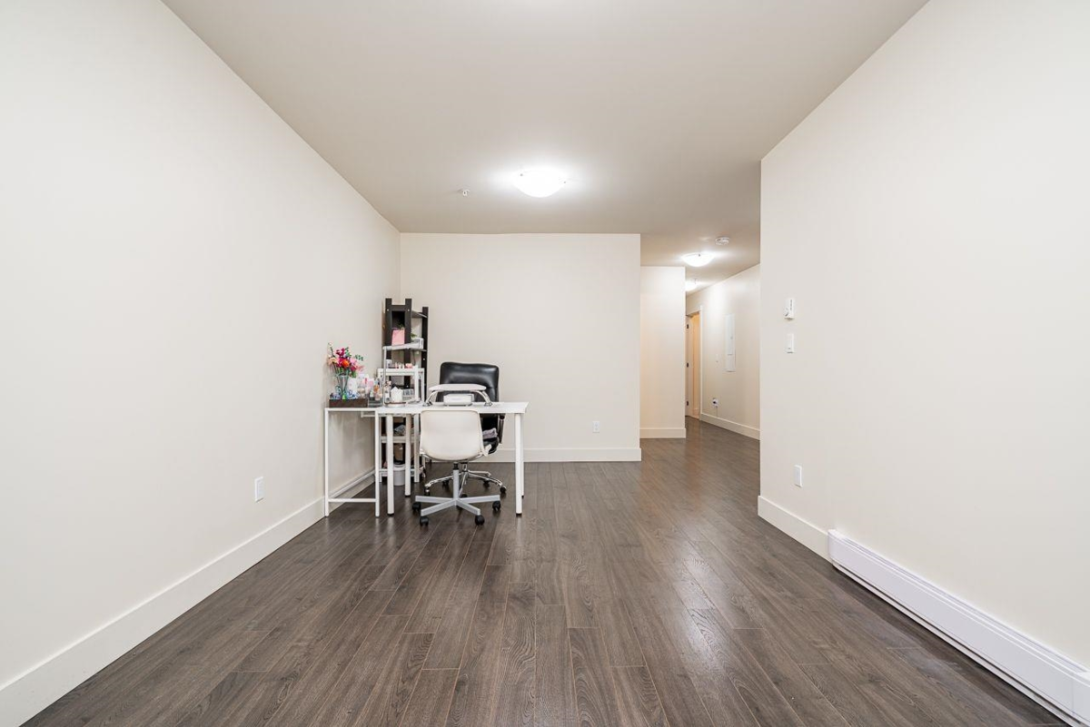 Entry Foyer Photo of 21025 80 Avenue, Langley, BC