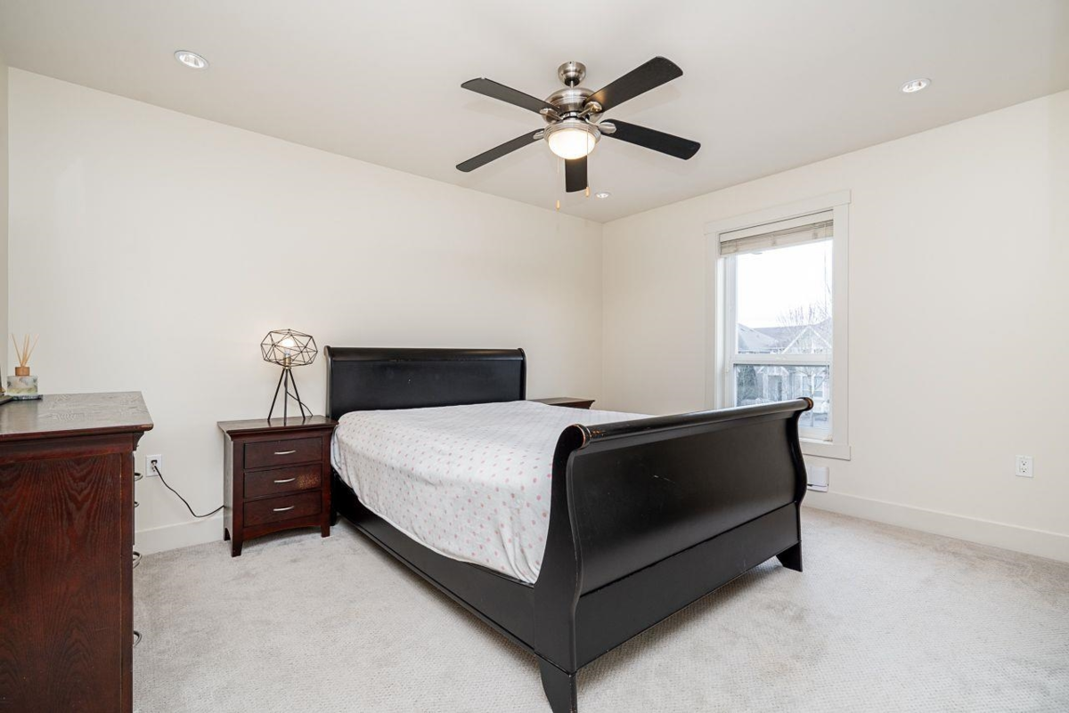 Guest Bathroom Photo of 21025 80 Avenue, Langley, BC