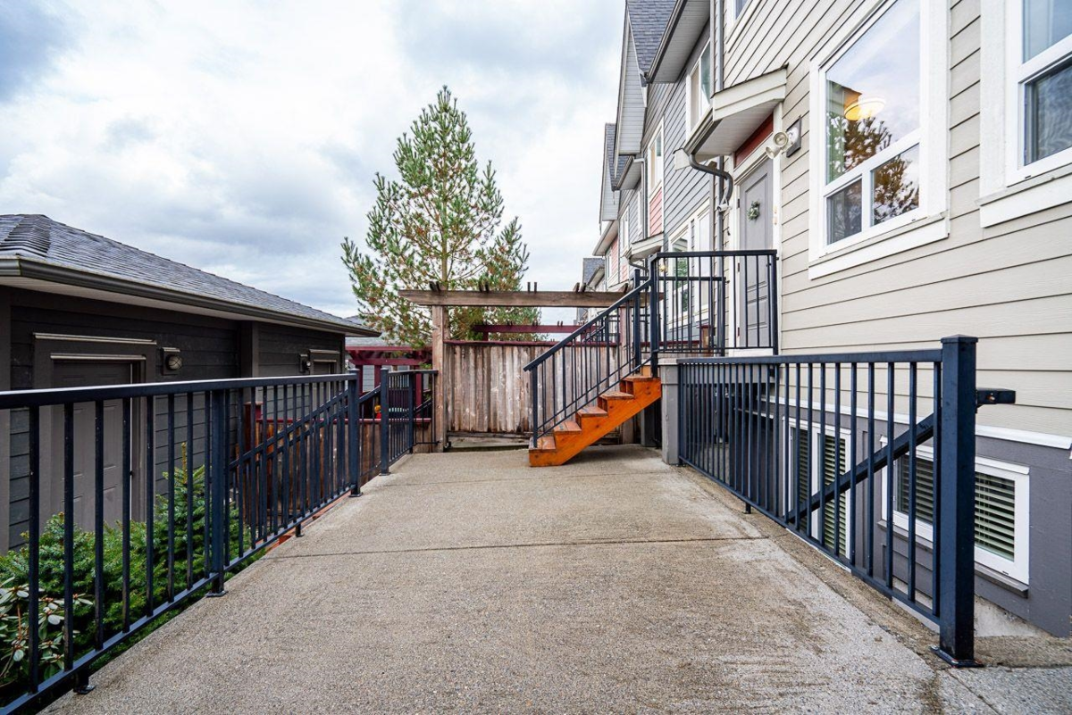 Living Room Photo of 21025 80 Avenue, Langley, BC