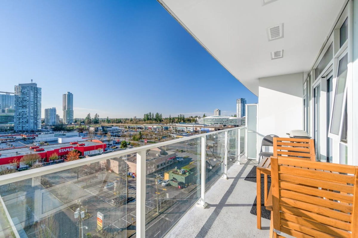 Entry Foyer Photo of 906 13685 102 Avenue, Surrey, BC
