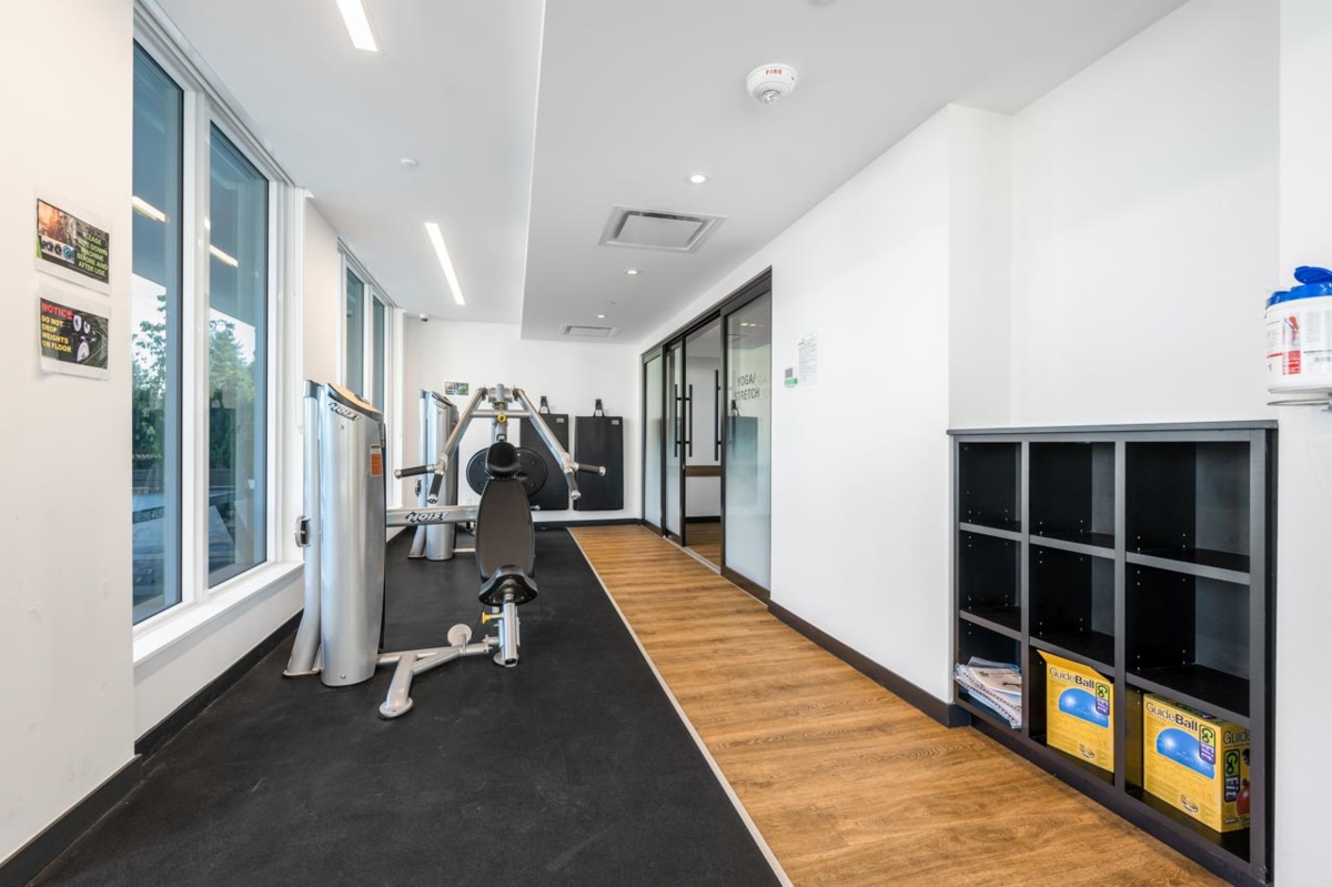 Family Room Photo of 906 13685 102 Avenue, Surrey, BC