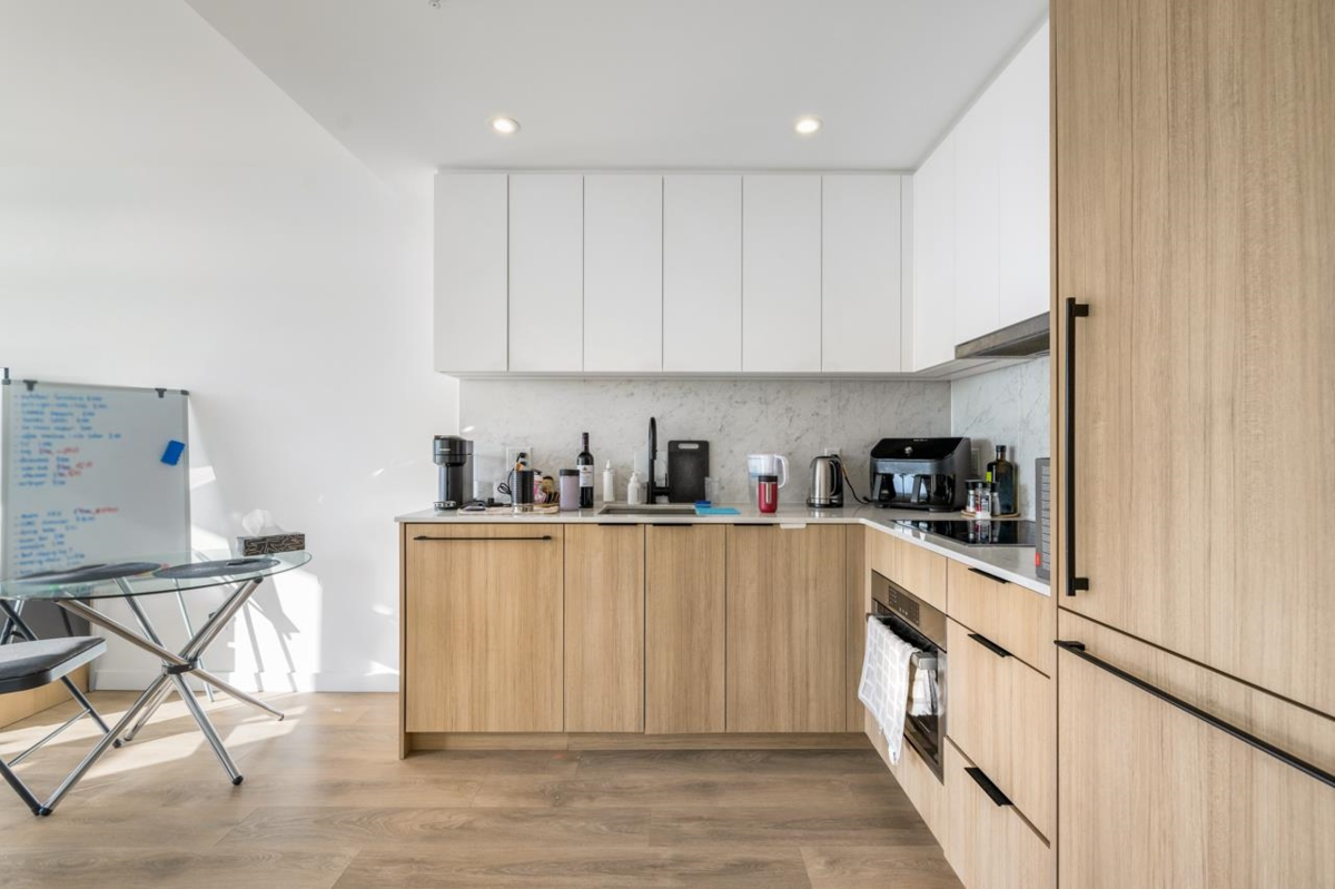 Guest Bathroom Photo of 906 13685 102 Avenue, Surrey, BC