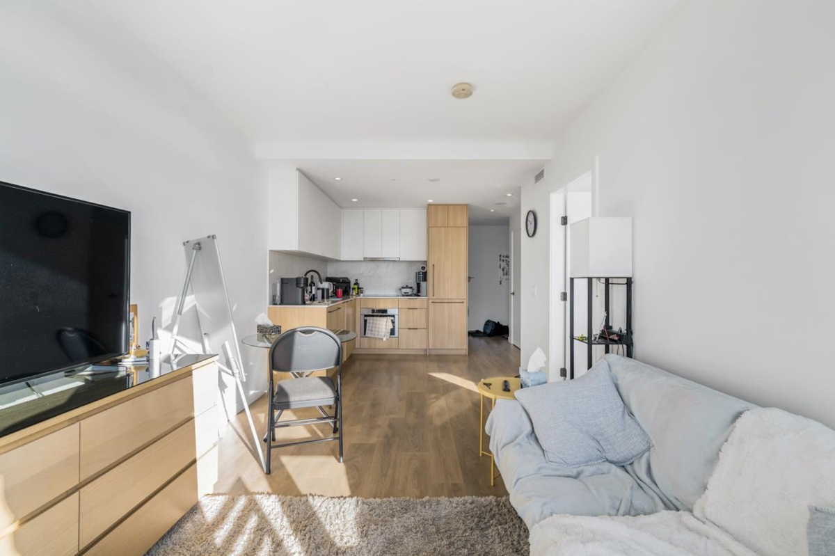 Laundry Room Photo of 906 13685 102 Avenue, Surrey, BC