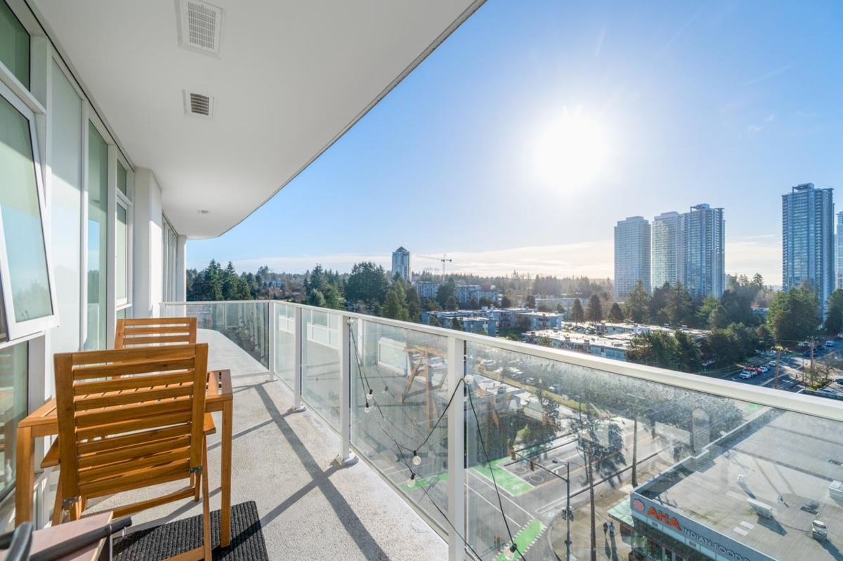 Mudroom Photo of 906 13685 102 Avenue, Surrey, BC