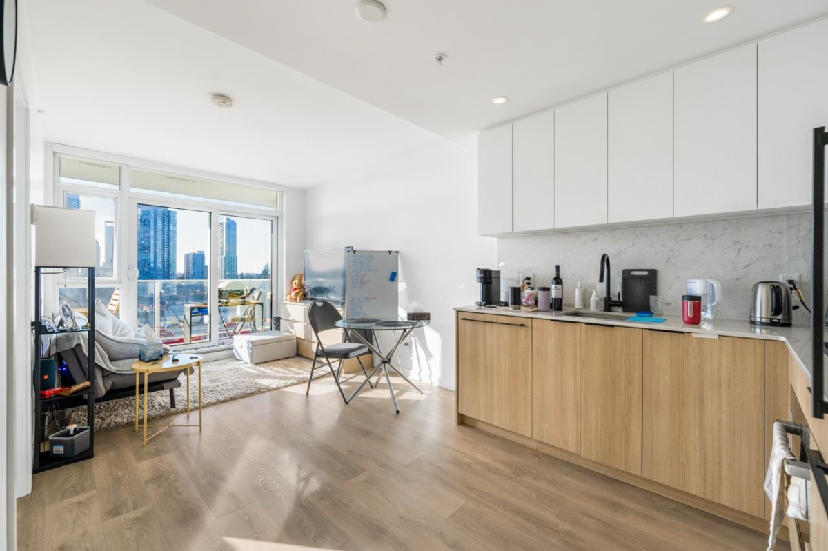 Powder Room Photo of 906 13685 102 Avenue, Surrey, BC