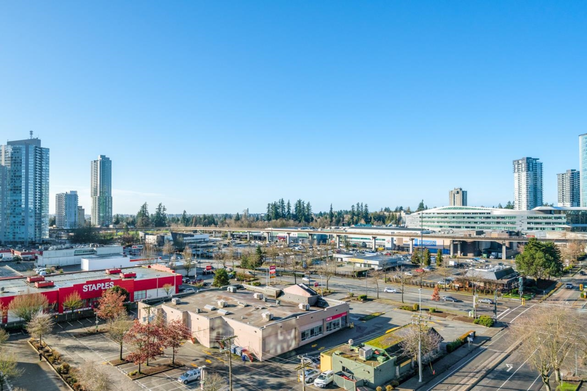 Staircase Photo of 906 13685 102 Avenue, Surrey, BC