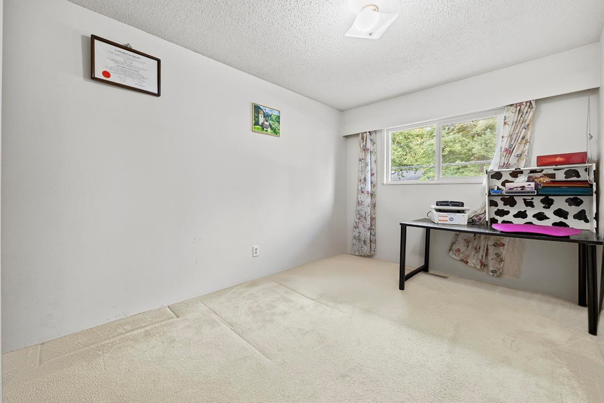 Bedroom 3 Photo of 2580 Patricia Avenue, Port Coquitlam, BC