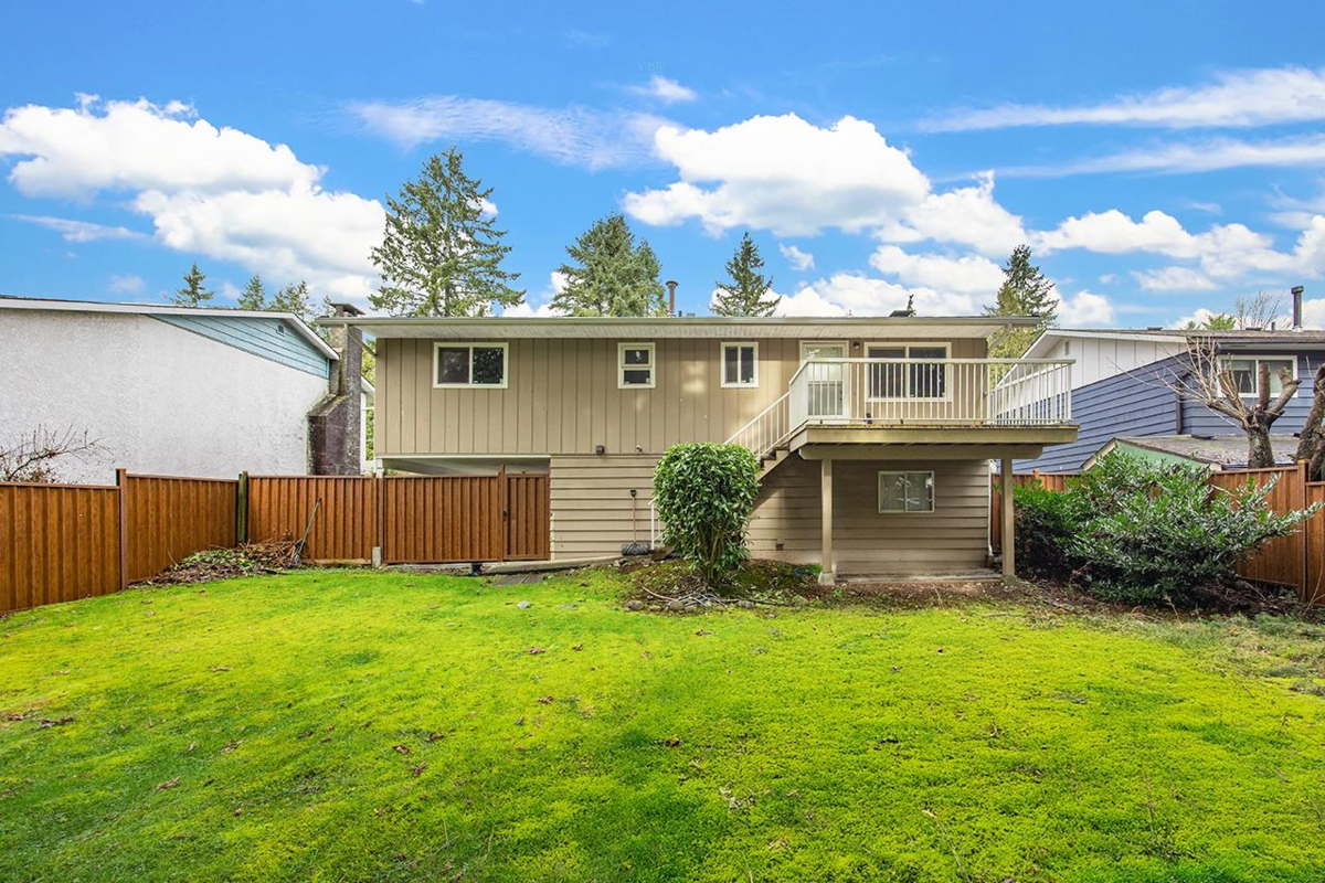 Garden / Landscaping Photo of 2580 Patricia Avenue, Port Coquitlam, BC