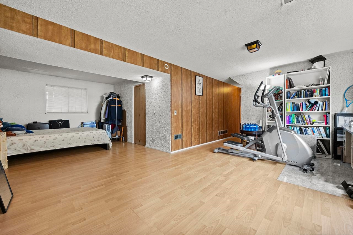 Laundry Room Photo of 2580 Patricia Avenue, Port Coquitlam, BC