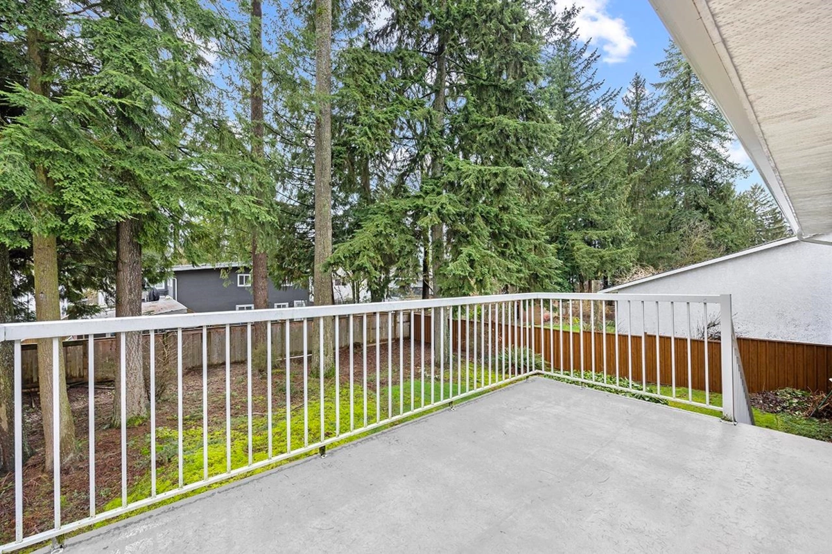 Powder Room Photo of 2580 Patricia Avenue, Port Coquitlam, BC