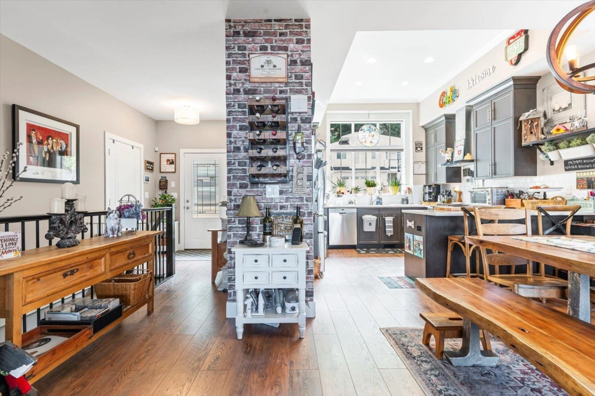 Family Room Photo of 47215 Sylvan Drive, Chilliwack, BC