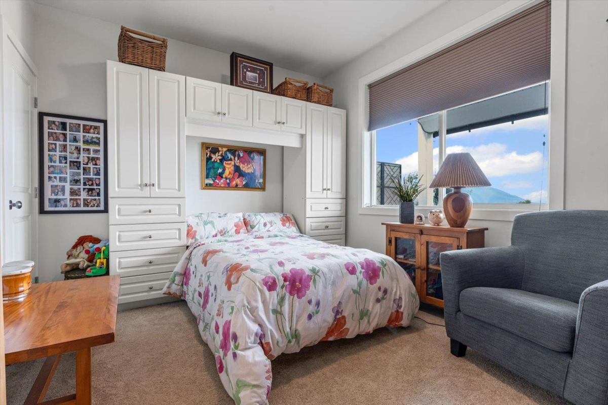 Hallway Photo of 47215 Sylvan Drive, Chilliwack, BC