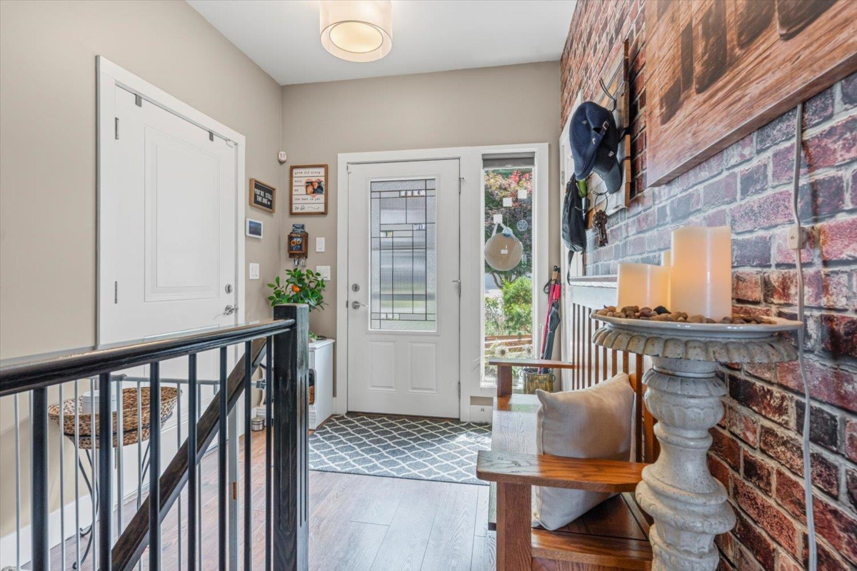 Living Room Photo of 47215 Sylvan Drive, Chilliwack, BC