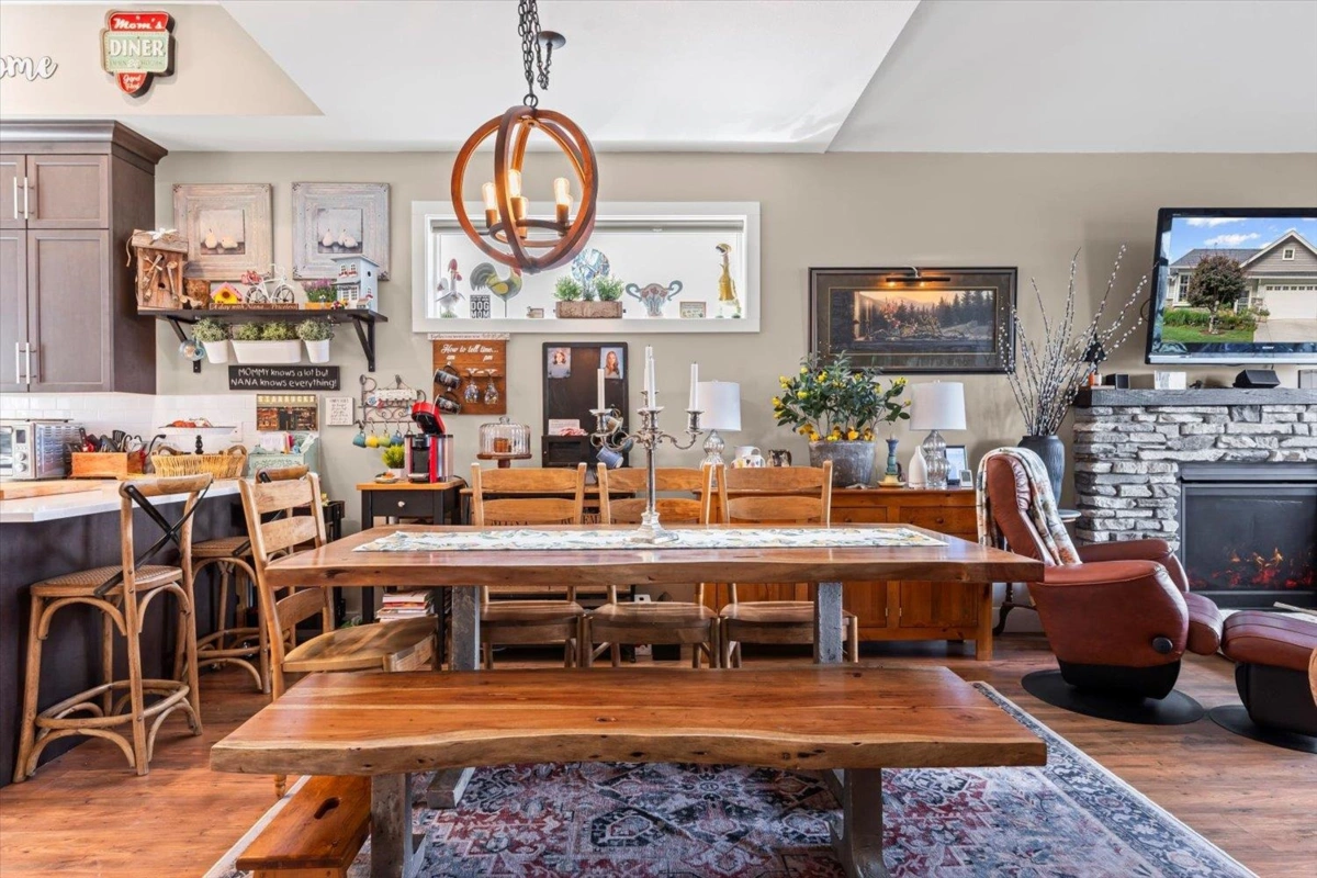 Pantry Photo of 47215 Sylvan Drive, Chilliwack, BC