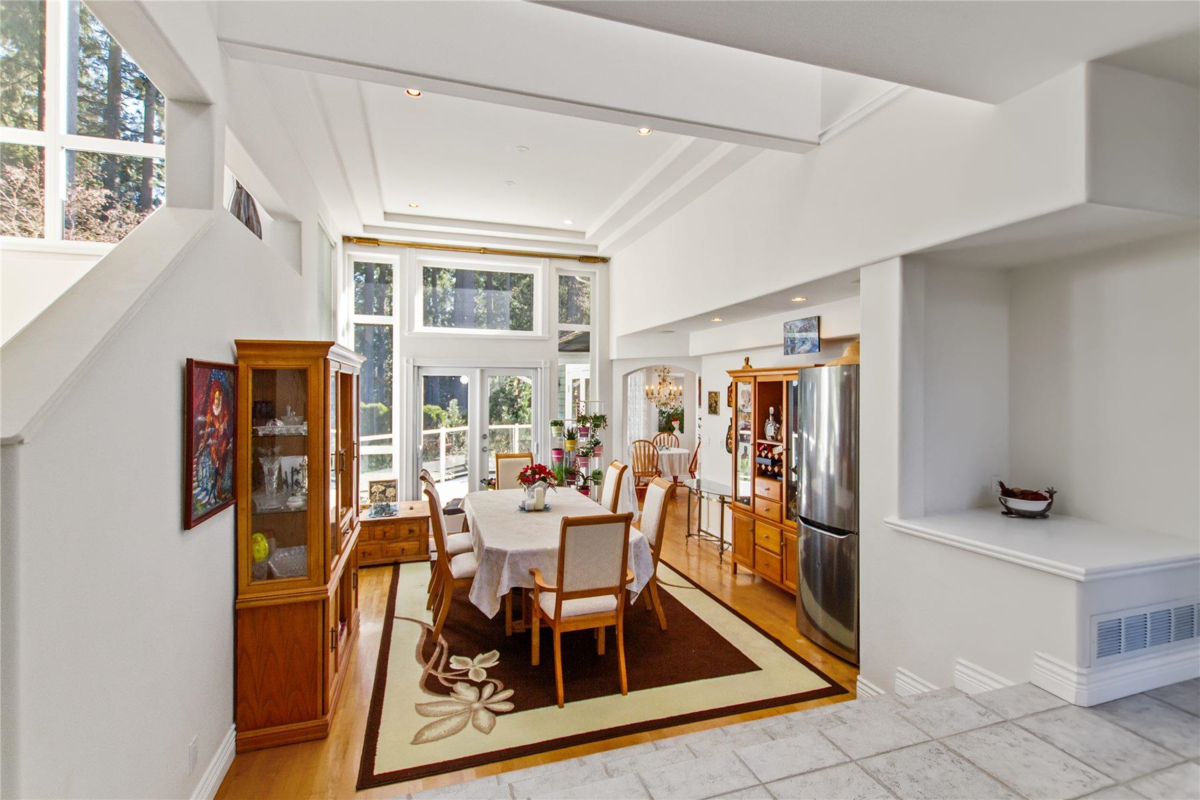 Dining Area Photo of 3866 Michener Way, North Vancouver, BC