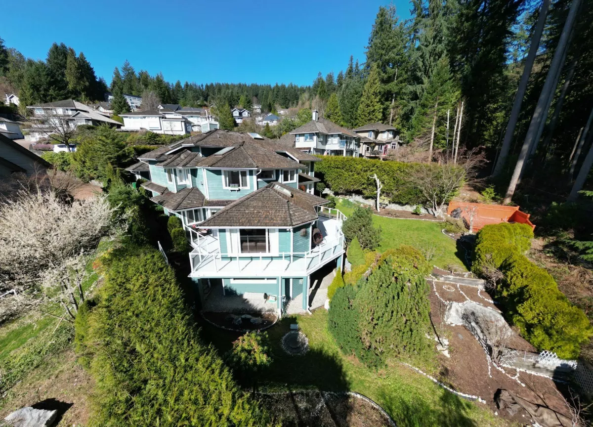 Front Yard Photo of 3866 Michener Way, North Vancouver, BC