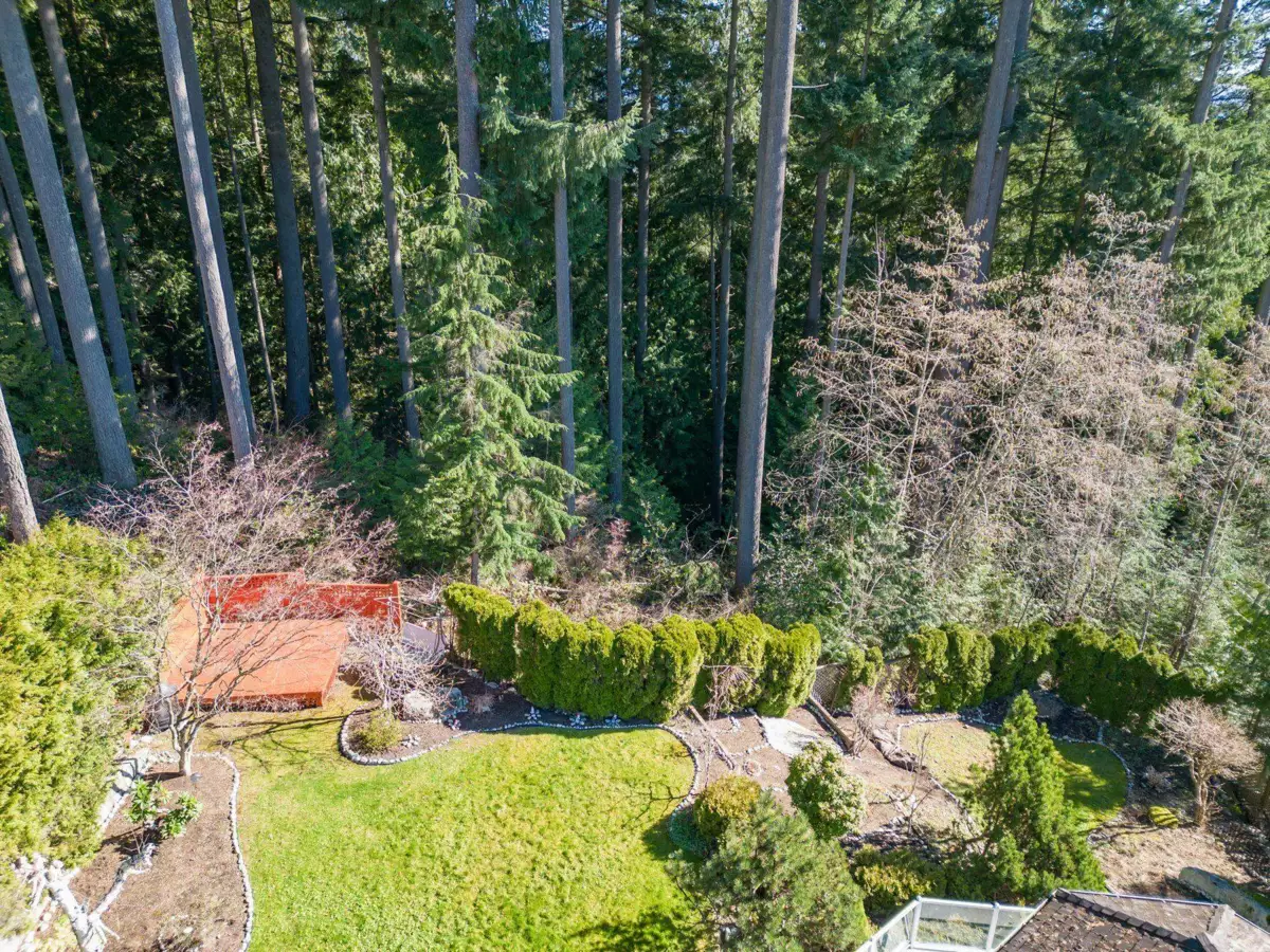 Hot Tub / Spa Photo of 3866 Michener Way, North Vancouver, BC