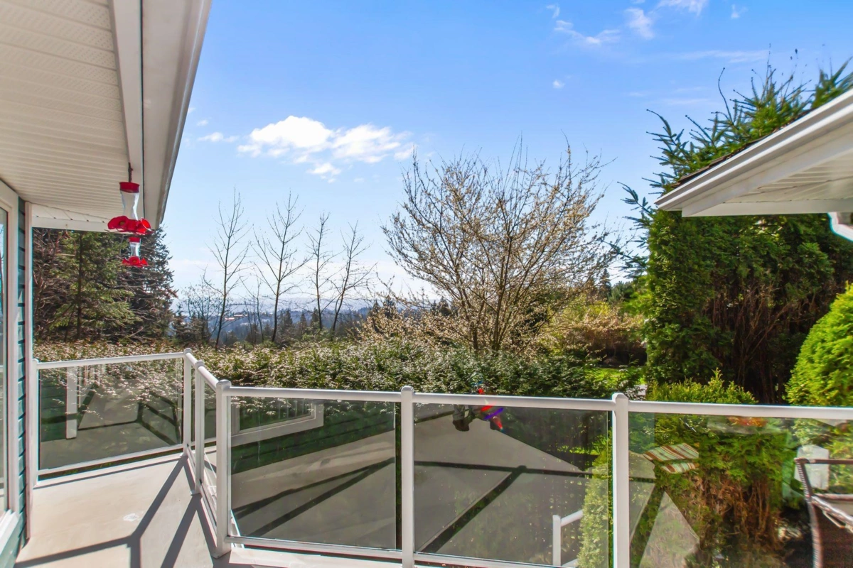Outdoor Deck Photo of 3866 Michener Way, North Vancouver, BC