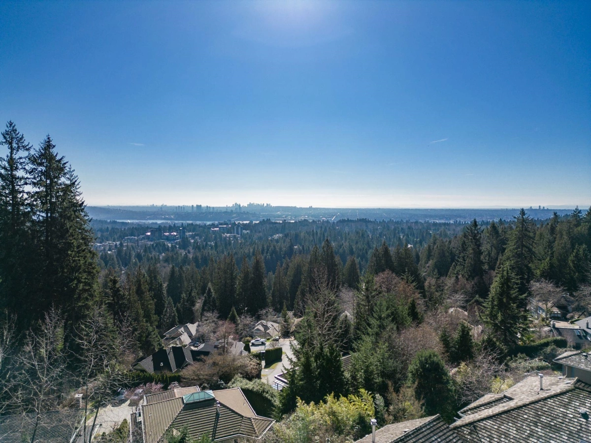 Outdoor Kitchen Photo of 3866 Michener Way, North Vancouver, BC