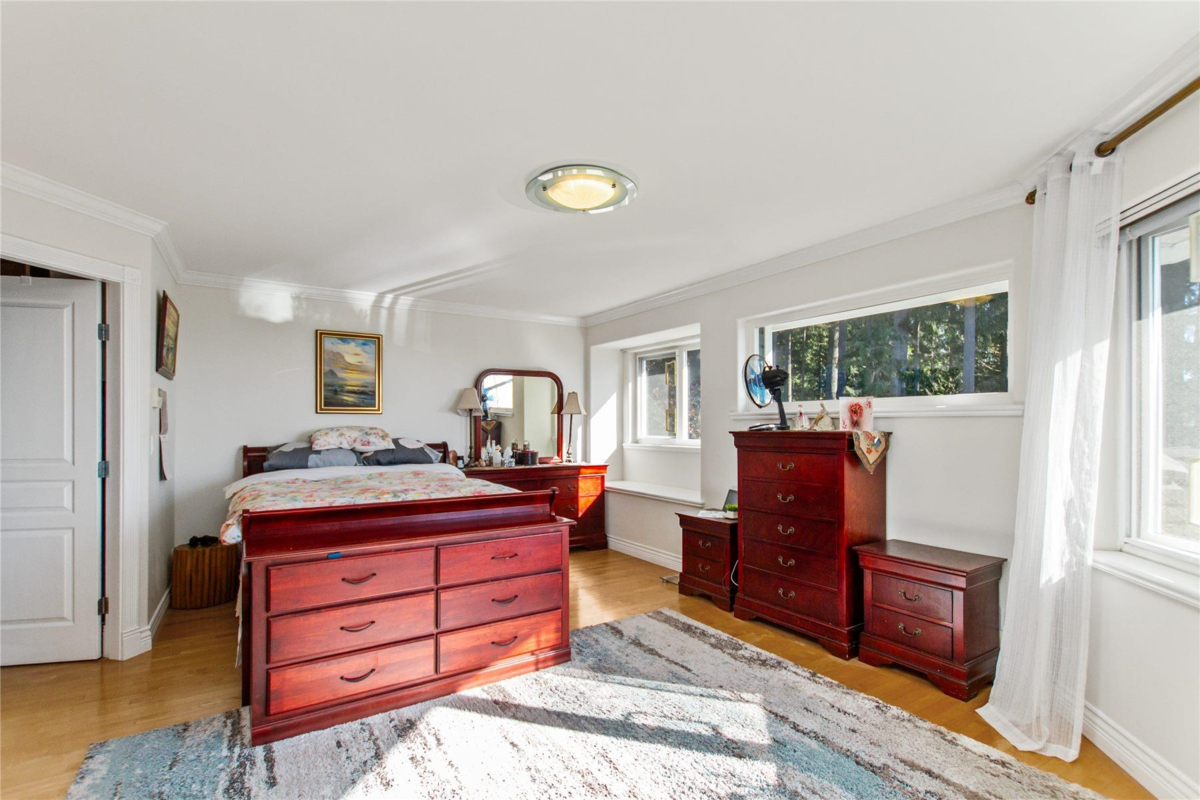 Powder Room Photo of 3866 Michener Way, North Vancouver, BC