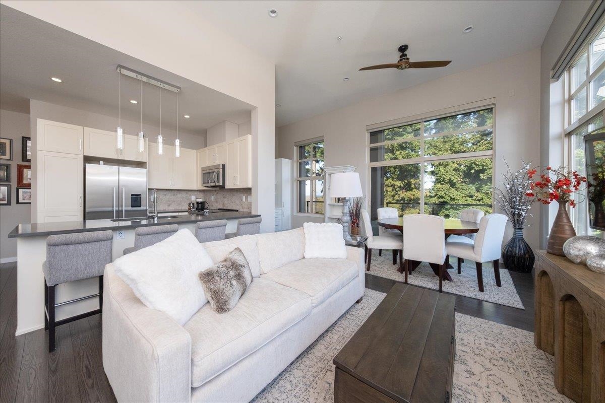 Walk-In Closet Photo of 507 2855 156 Street, Surrey, BC