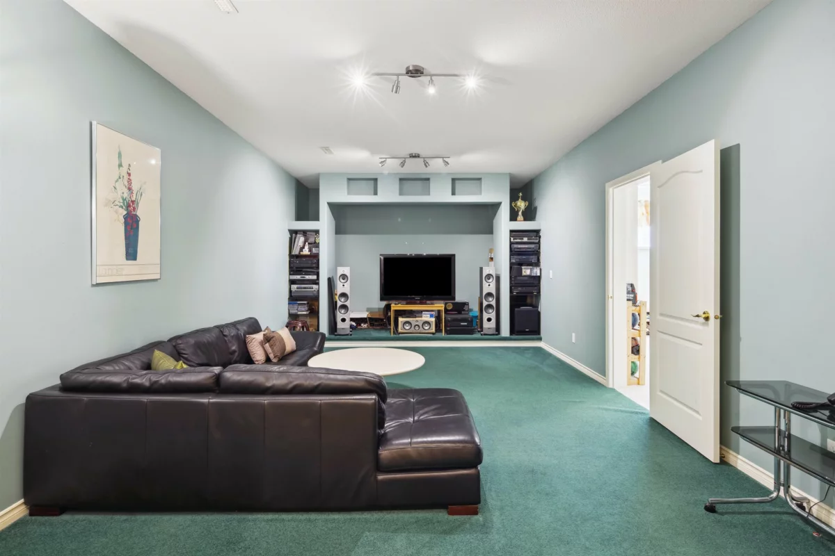 Swimming Pool Photo of 2525 Sapphire Place, Coquitlam, BC