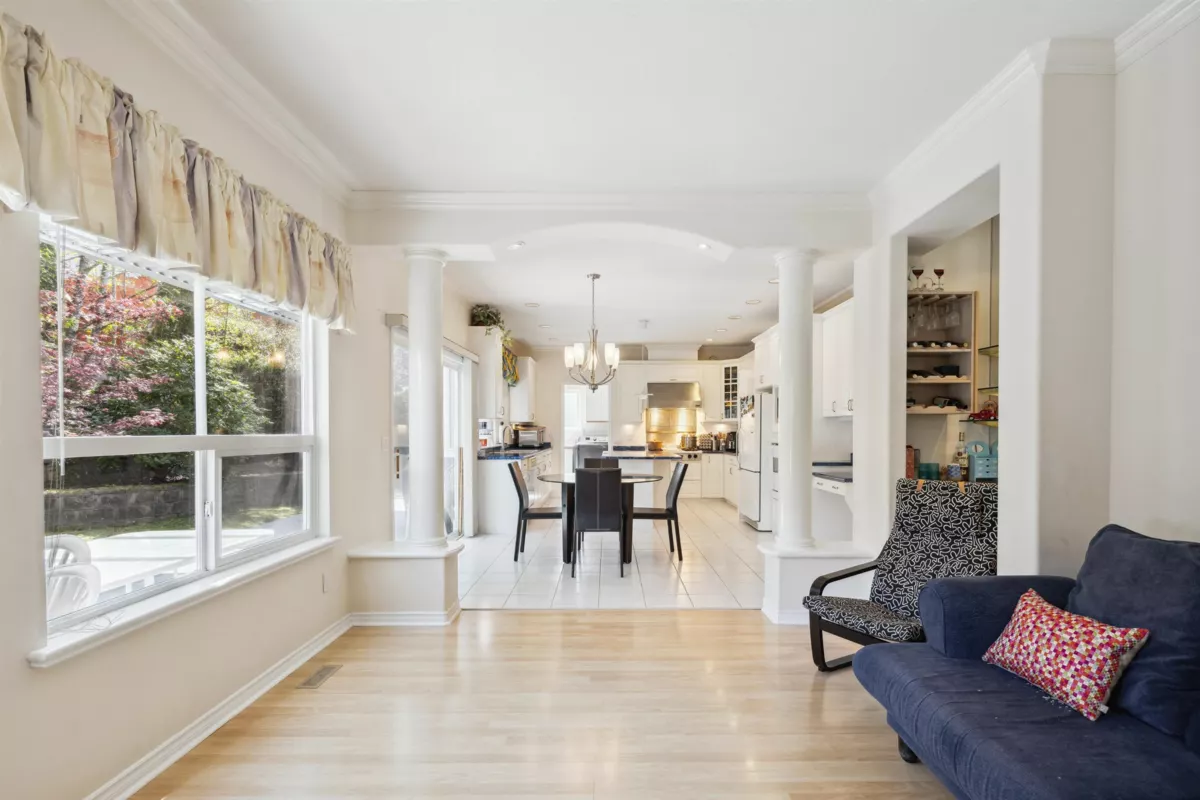 Walk-In Closet Photo of 2525 Sapphire Place, Coquitlam, BC