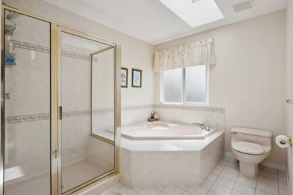 Hallway Photo of 2525 Sapphire Place, Coquitlam, BC