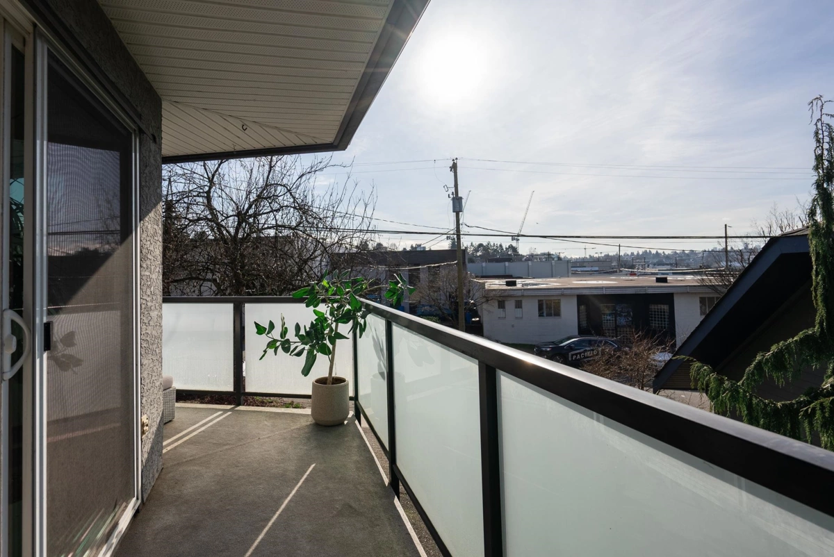 Breakfast Nook Photo of 201 1429 William Street, Vancouver, BC