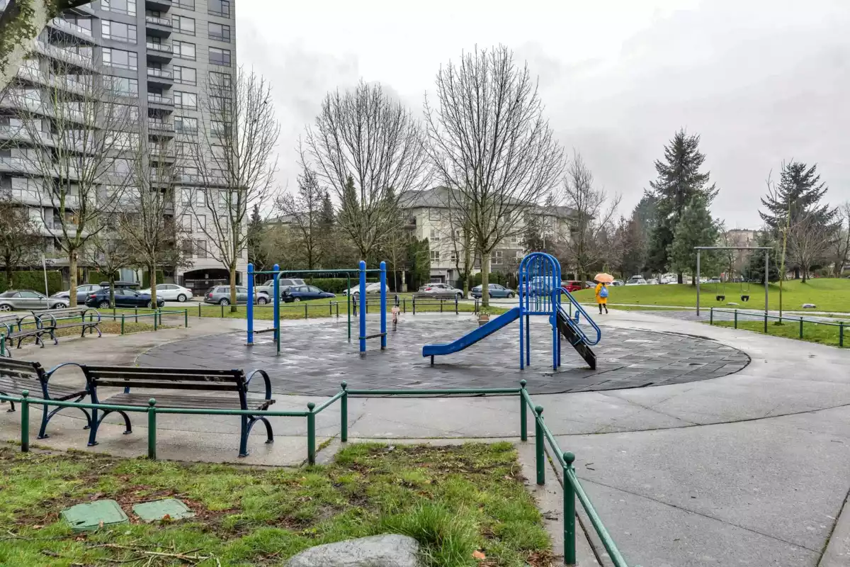 Hot Tub / Spa Photo of 205 3438 Vanness Avenue, Vancouver, BC