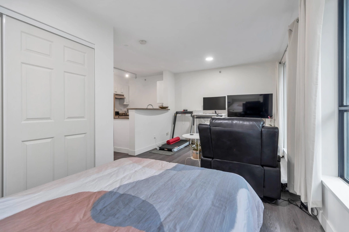 Office / Den Photo of 205 3438 Vanness Avenue, Vancouver, BC