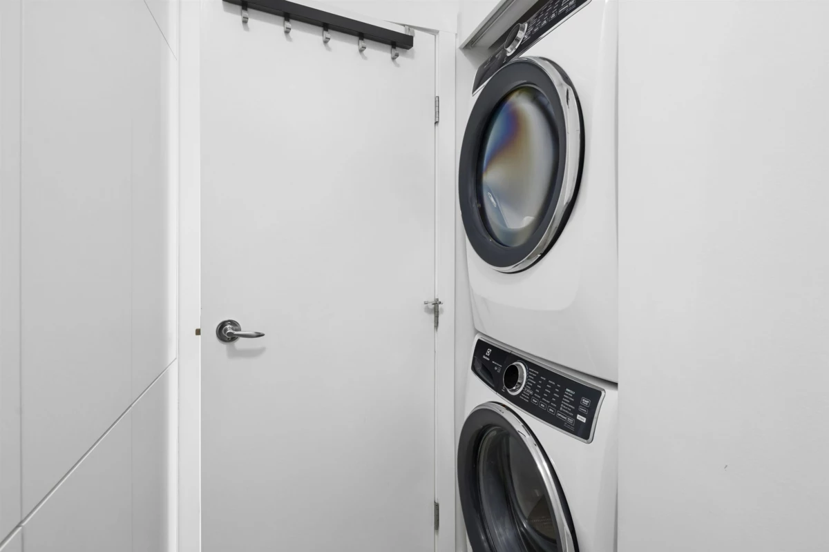 Basement Recreation Room Photo of 1605 1239 W Georgia Street, Vancouver, BC