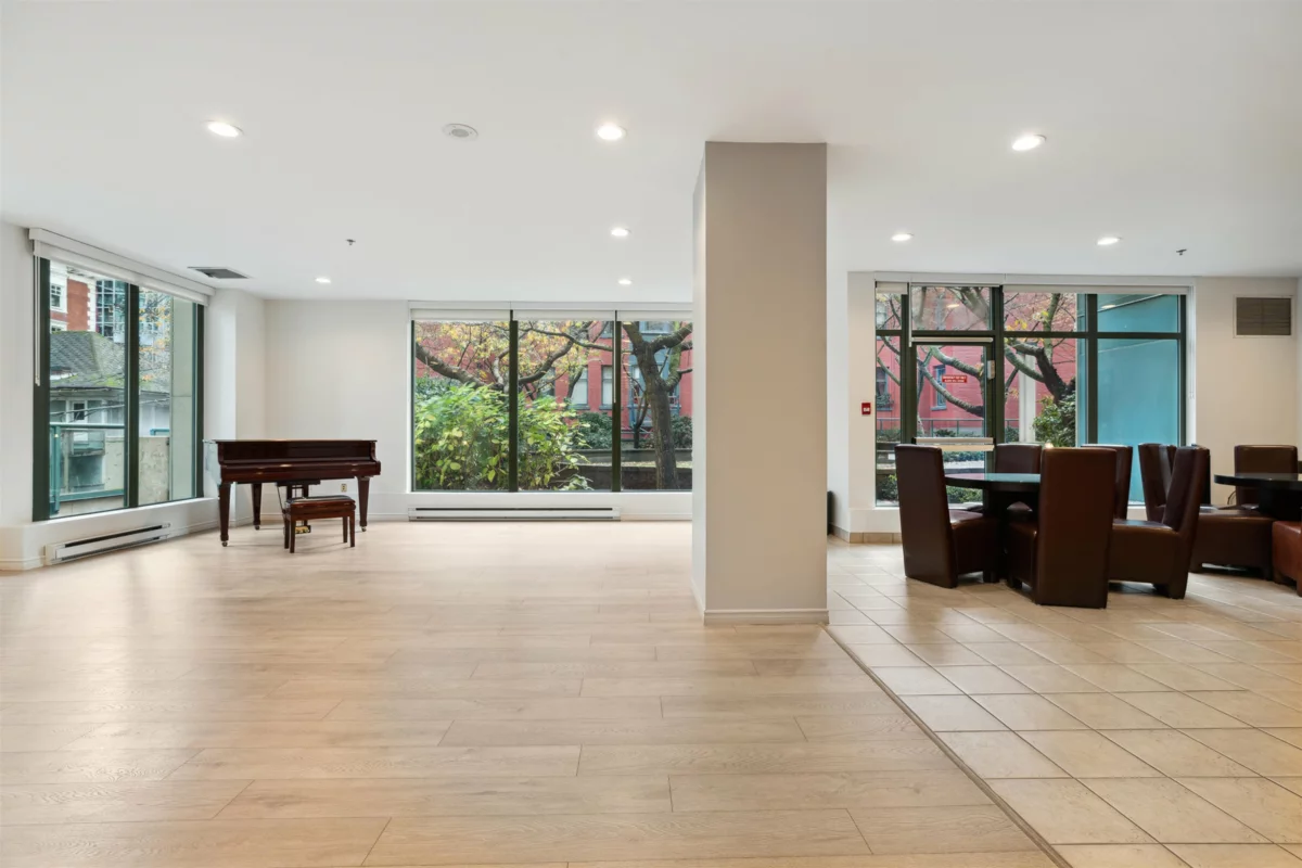 Entry Foyer Photo of 1605 1239 W Georgia Street, Vancouver, BC