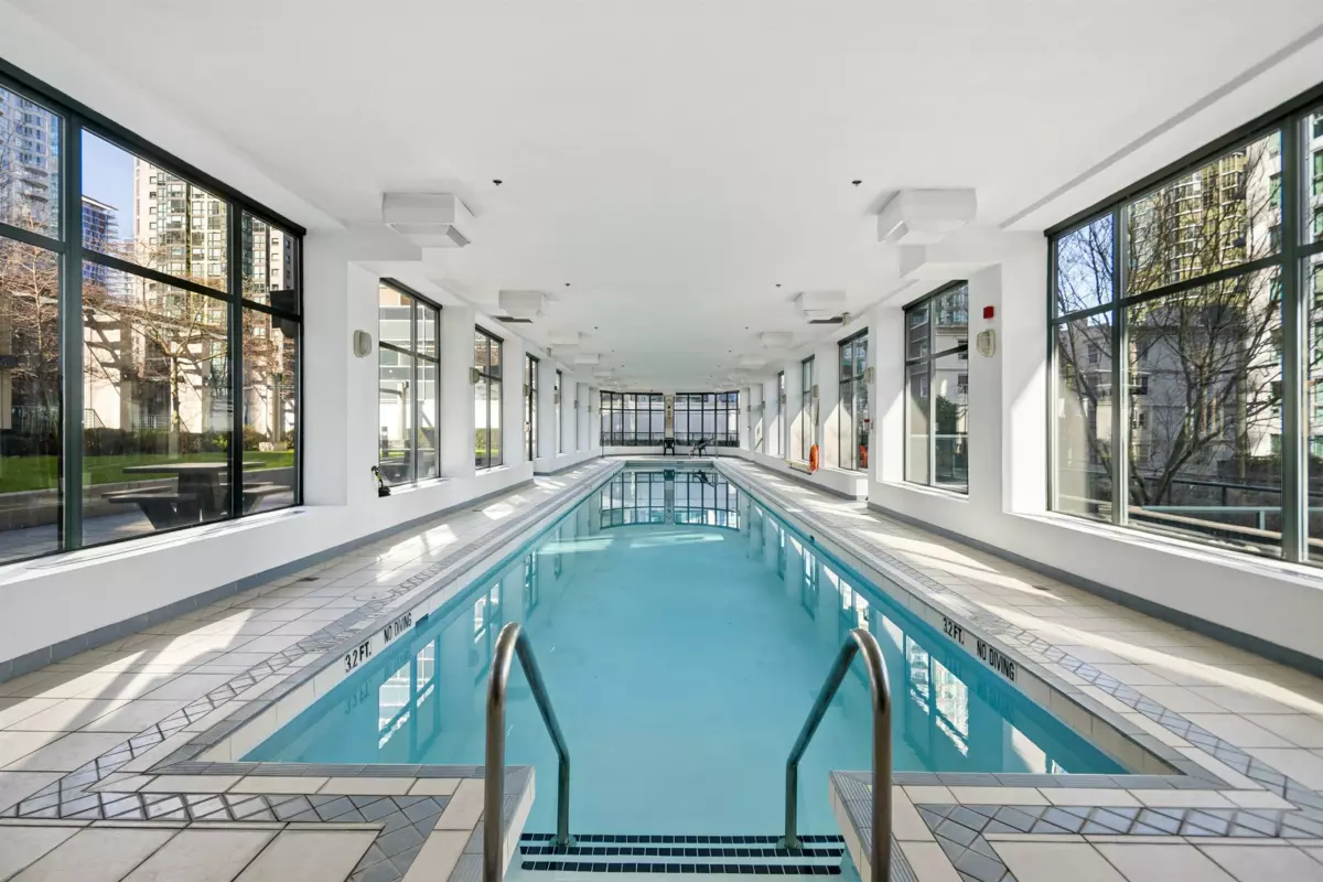 Hallway Photo of 1605 1239 W Georgia Street, Vancouver, BC