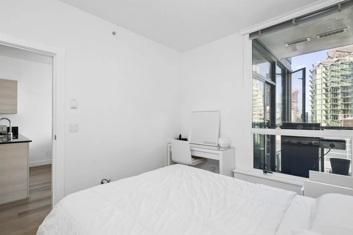 Laundry Room Photo of 1605 1239 W Georgia Street, Vancouver, BC