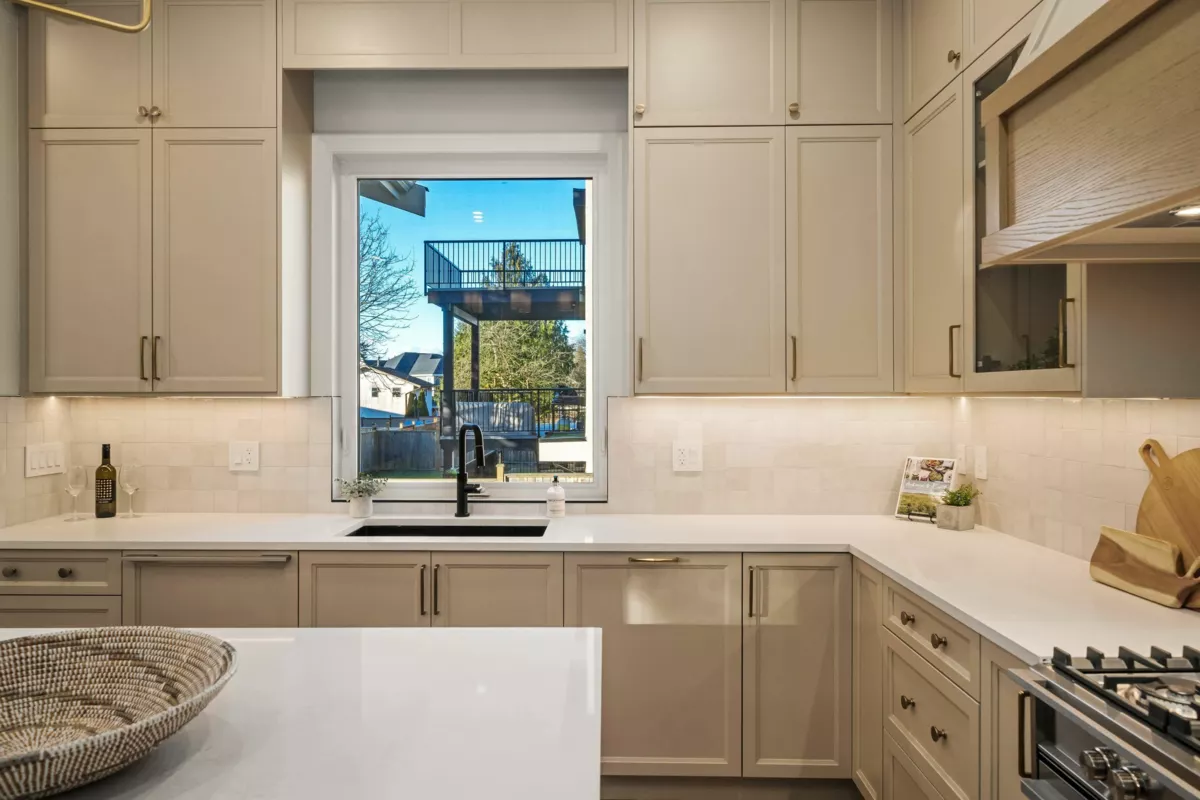 Breakfast Nook Photo of 102 18171 59 Avenue, Surrey, BC
