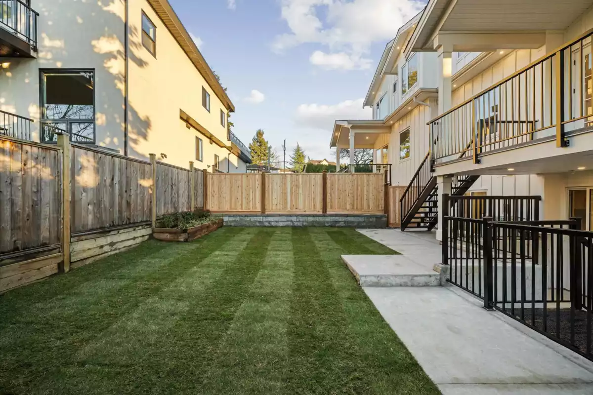 Swimming Pool Photo of 102 18171 59 Avenue, Surrey, BC