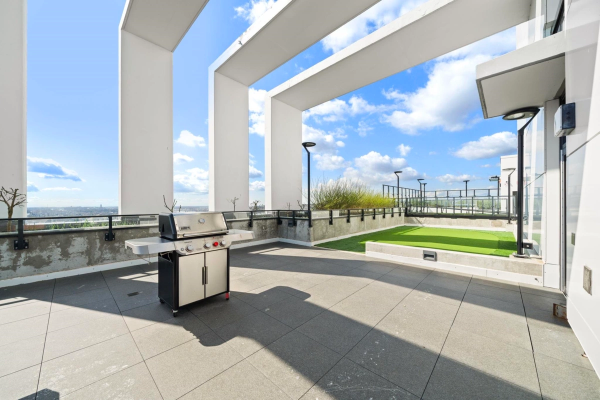 Street View Photo of 1705 823 Carnarvon Street, New Westminster, BC