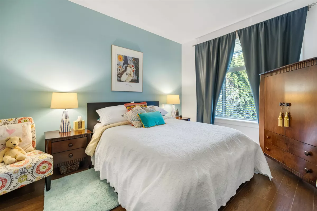 Powder Room Photo of 308 15185 36 Avenue, Surrey, BC