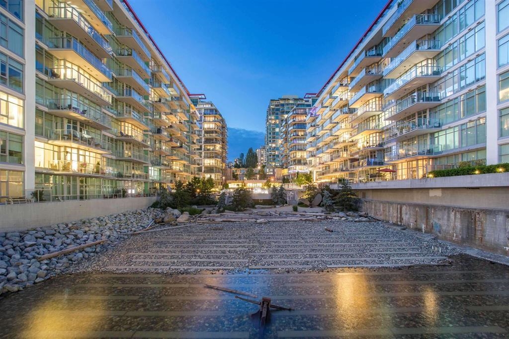 Office / Den Photo of 304 175 Victory Ship Way, North Vancouver, BC