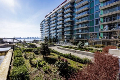 304 175 Victory Ship Way, North Vancouver, BC, North vancouver — Apartment/Condo for sale