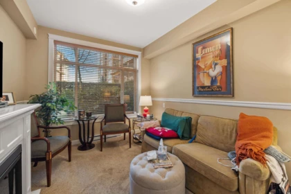 Hallway Photo of 114 2860 Trethewey Street, Abbotsford, BC